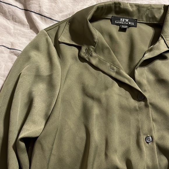 Pleated Green Dress - Picture 2 of 6